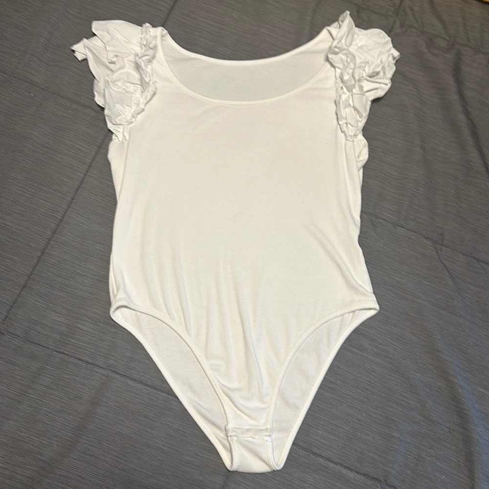 Ruffle shoulder bodysuit